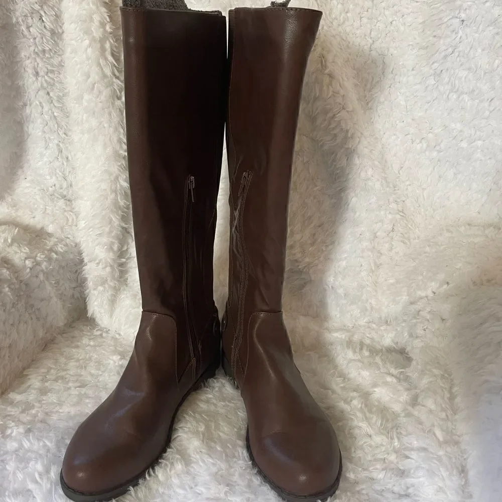 NWOT Brown knee high riding boots with side zipper and elastic extensions size9